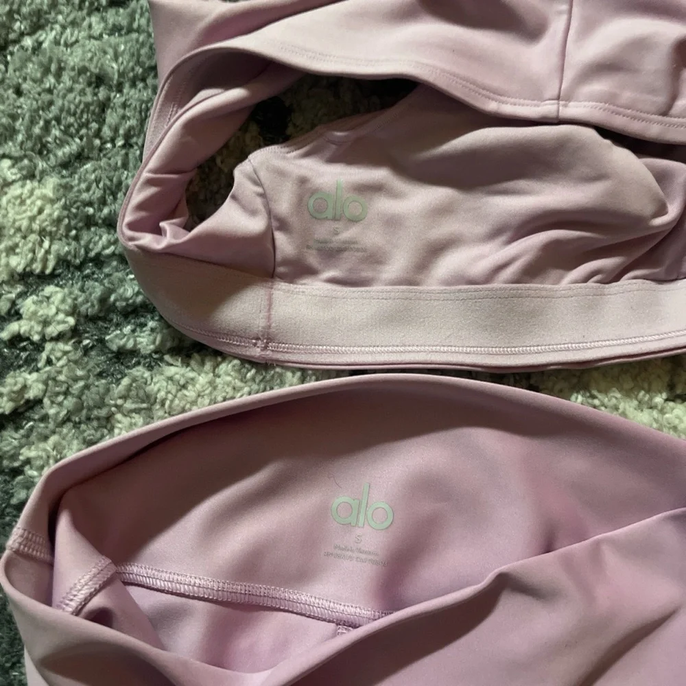 Set - Picture 3 of 3